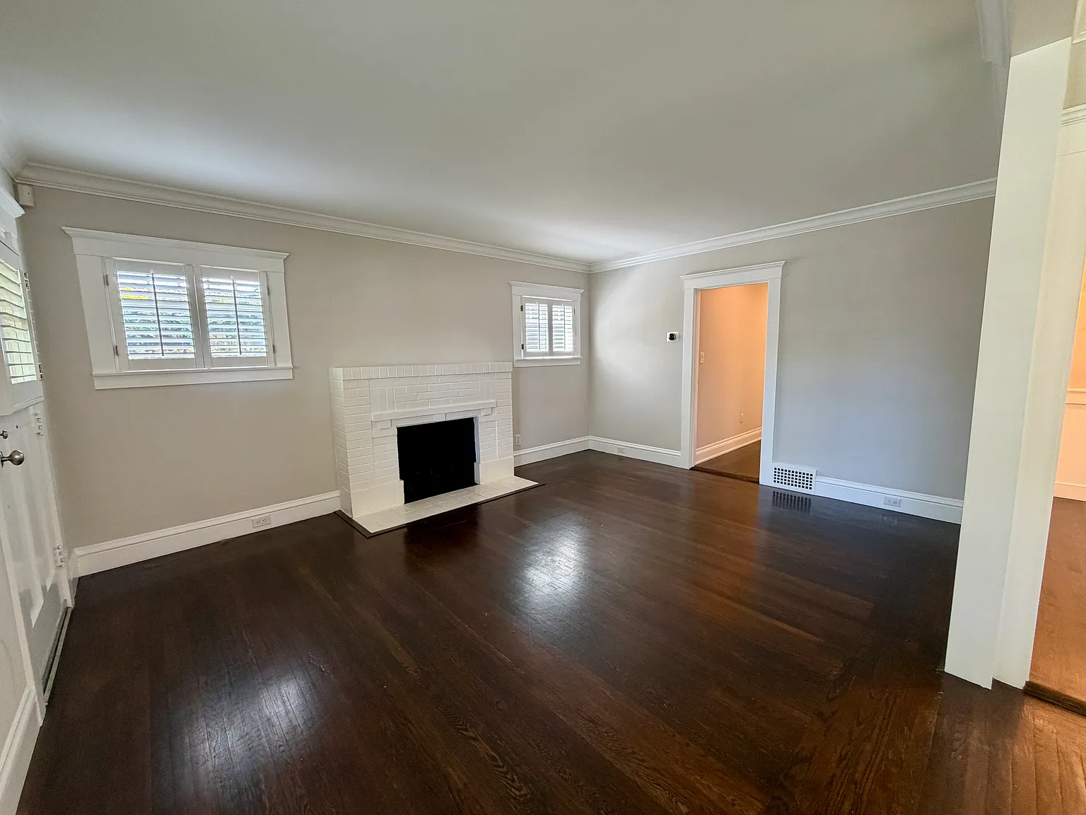 3 bed, 1140 sqft, $8,250 — Photo 2