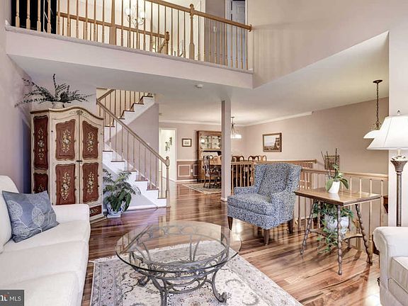 5th image of 2138 Kings Garden Way