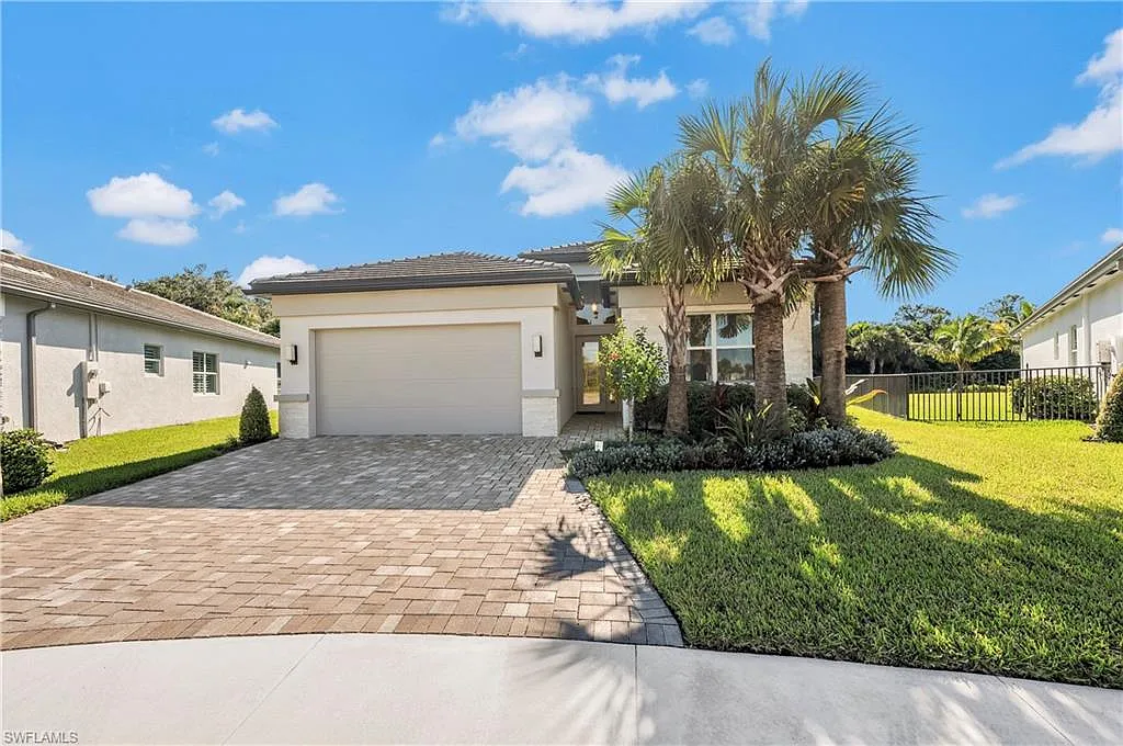 3 bed, 3.0 bath, 1935 sqft, $9,000 — Photo 1