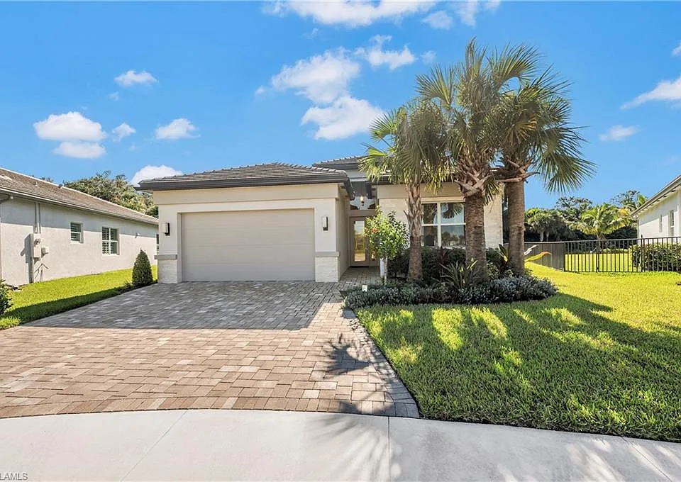 11453 Jacaranda Dr