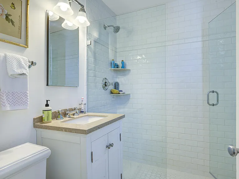229 Pendleton Ave — Photo 36