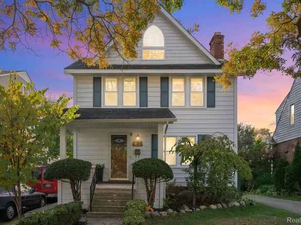 821 W Breckenridge St, Ferndale, MI 48220
