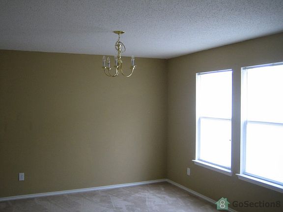 3rd image of 206 Williams St