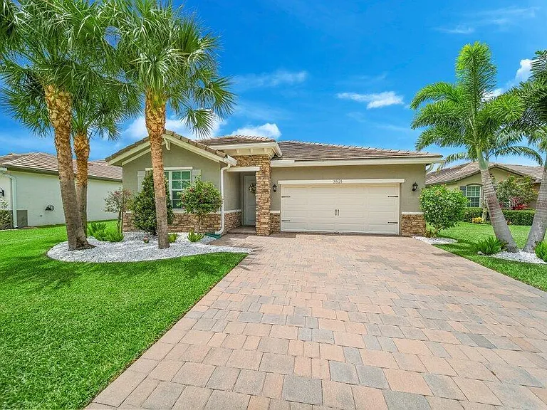 3521 SW Blackberry Ln — Photo 8