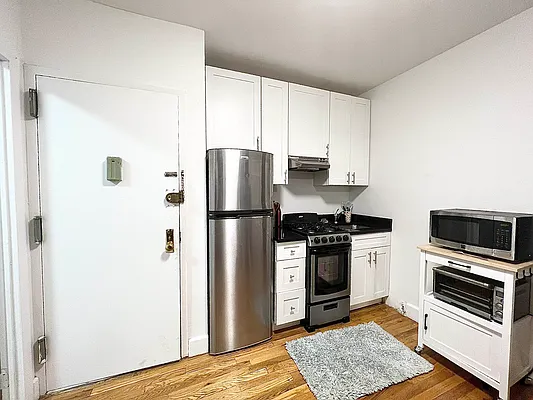 Rented by Bond New York | media 1