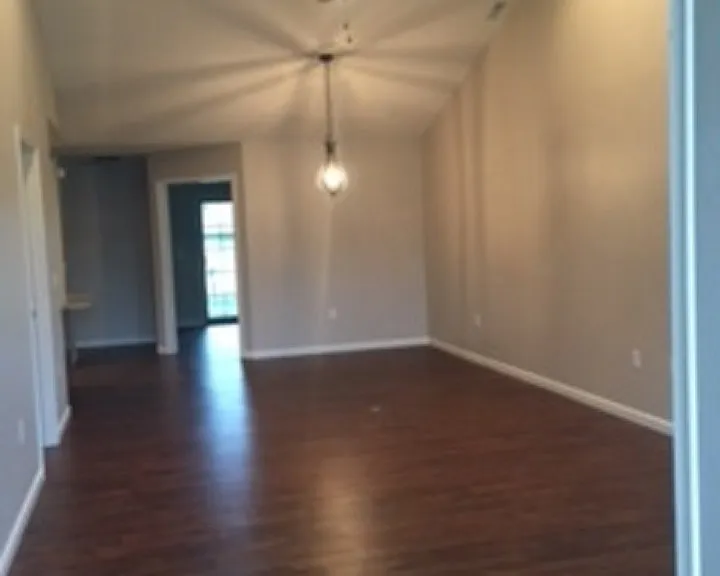 321 Lauren Circle Dr — Photo 3