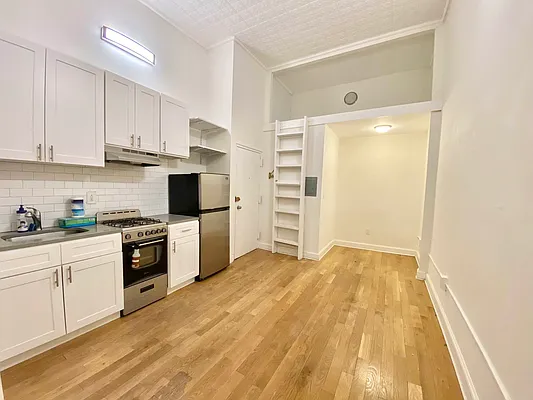 Rented by Brooklyn High Rise LLC | media 18