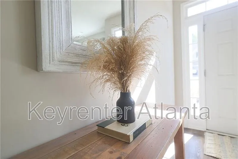 4 bed, 2.5 bath, 2404 sqft, $2,560 — Photo 4