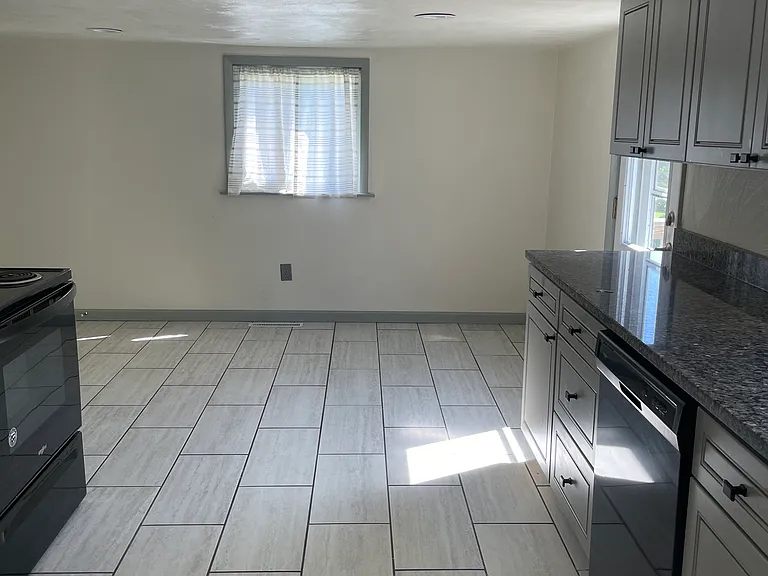 687 Cornell Dr — Photo 6