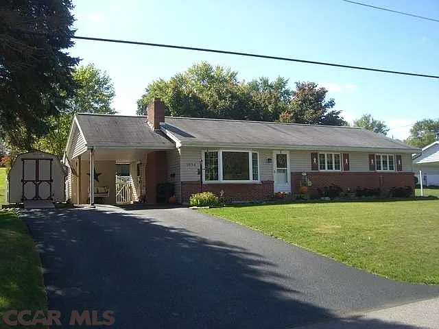 1034 Woodland Dr photo 1