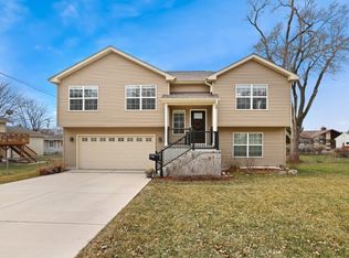 240 Cherry St, South Elgin, IL 60177
