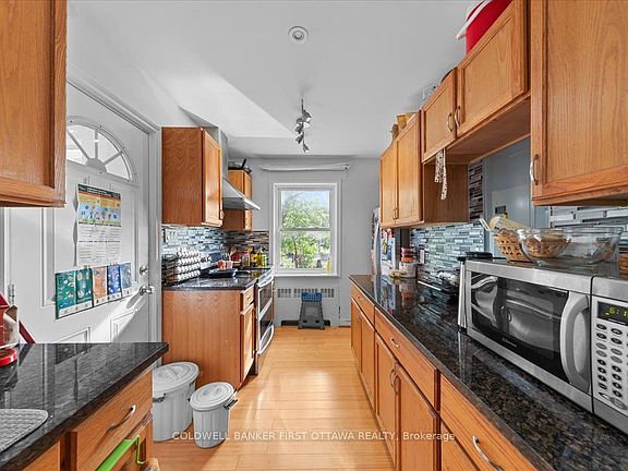 5th image of 20 Primrose Ave E