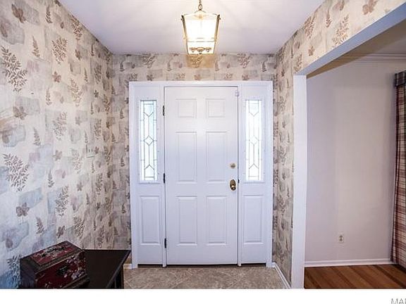 2nd image of 9121 Saddlebrook Dr