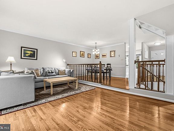 4th image of 11938 Sentinel Point Ct