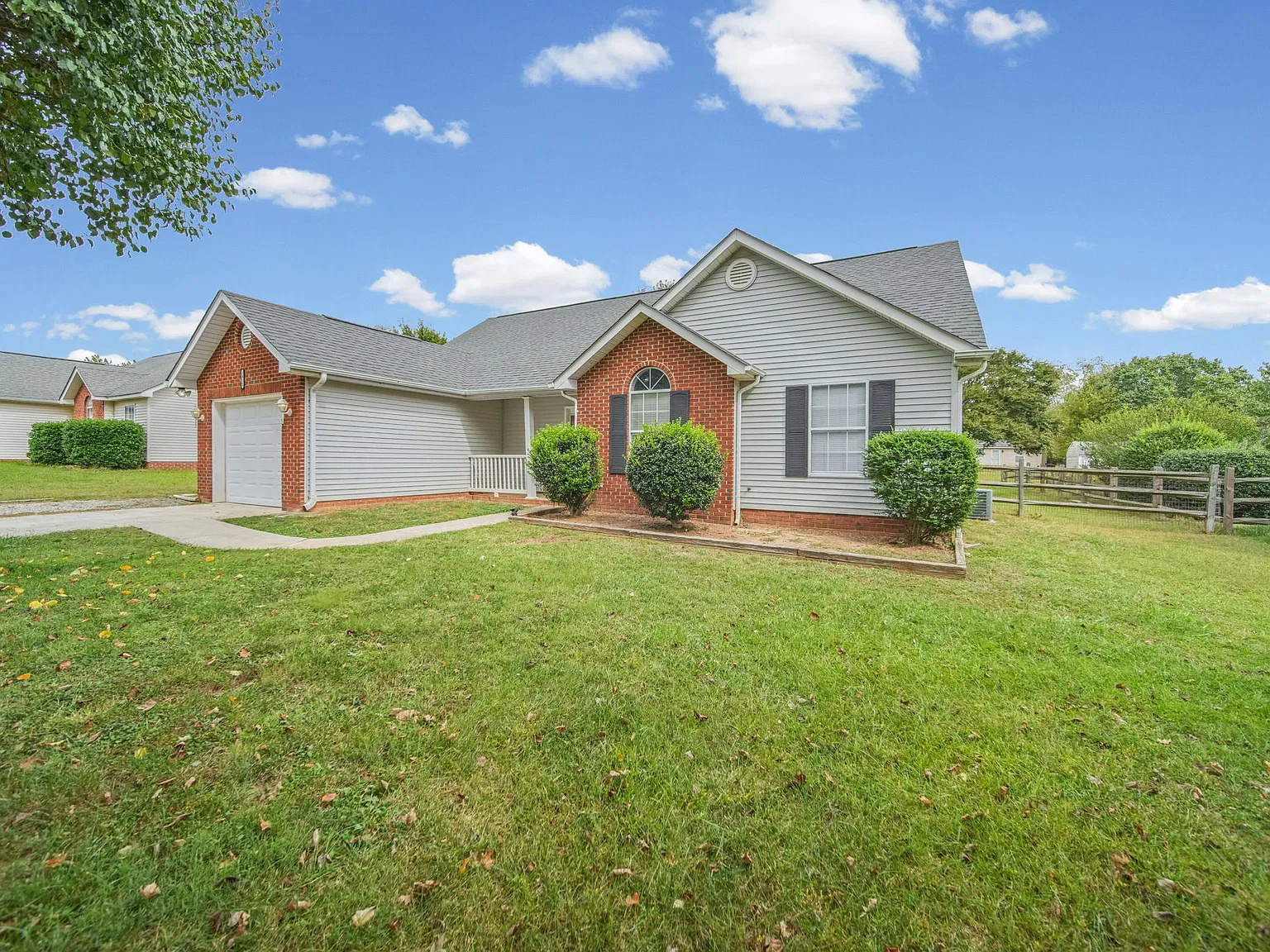 1012 Ridgefield Circle - 1 — Photo 3
