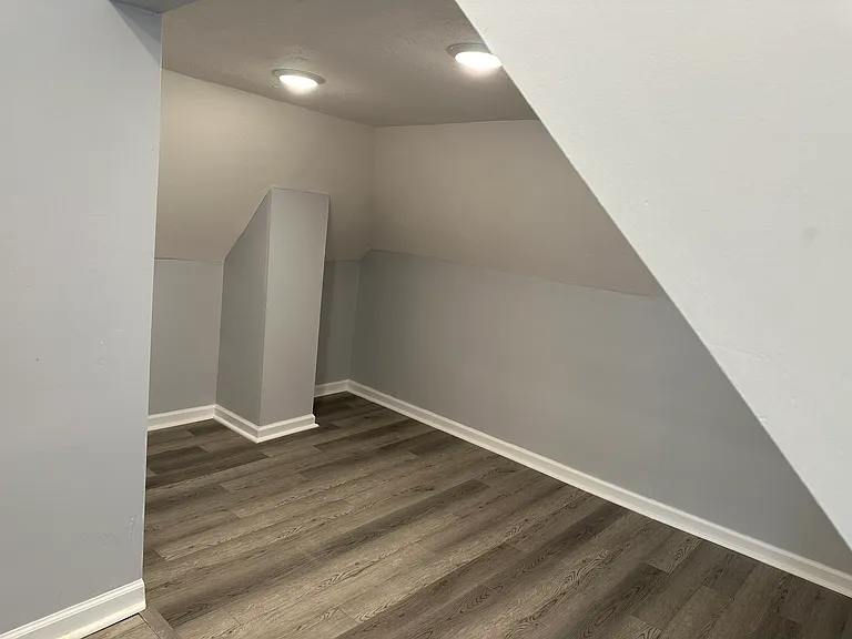 309 Oak St — Photo 17