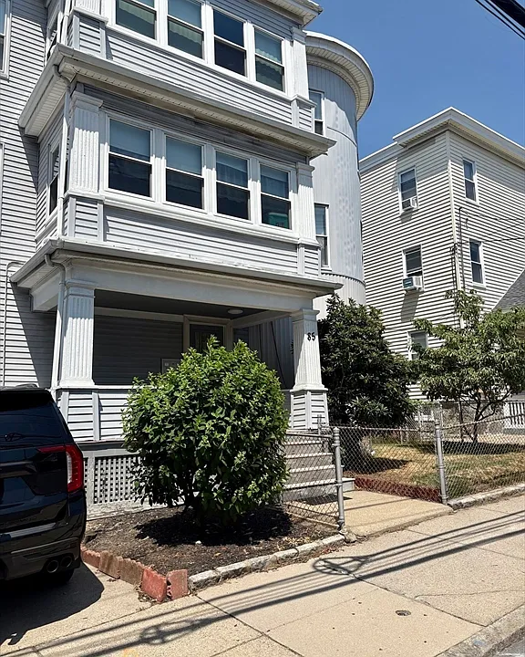 85 Foster St #2