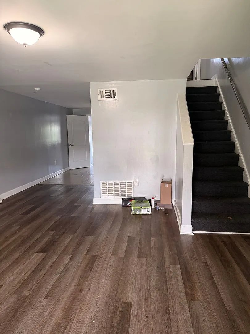 Kelmore Property Coming Soon — Photo 2