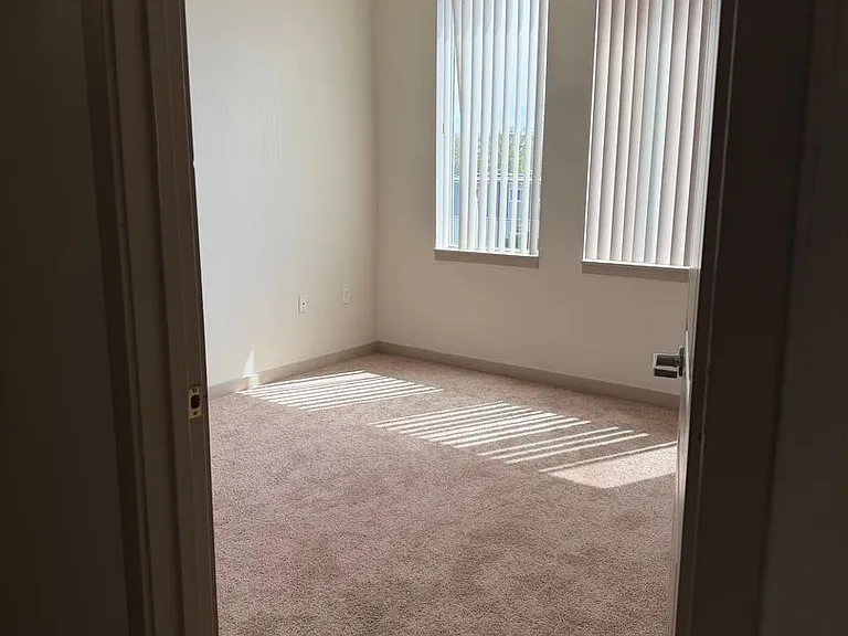 1305 N Peoria St — Photo 3