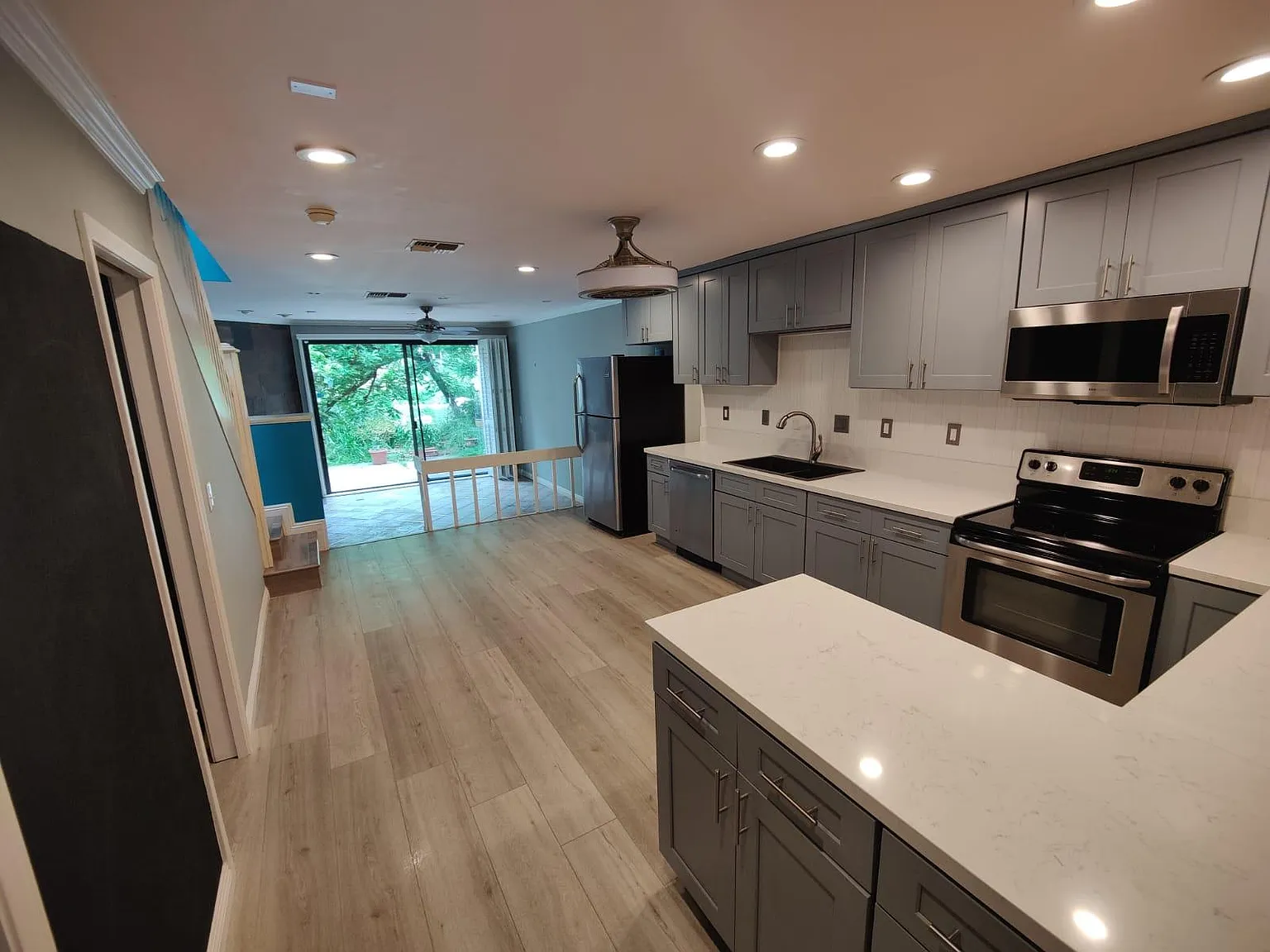 2 bed, 2.5 bath, 1220 sqft, $3,800 — Photo 3