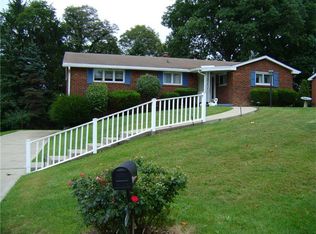 161 Greenlea Dr, Coraopolis, PA 15108