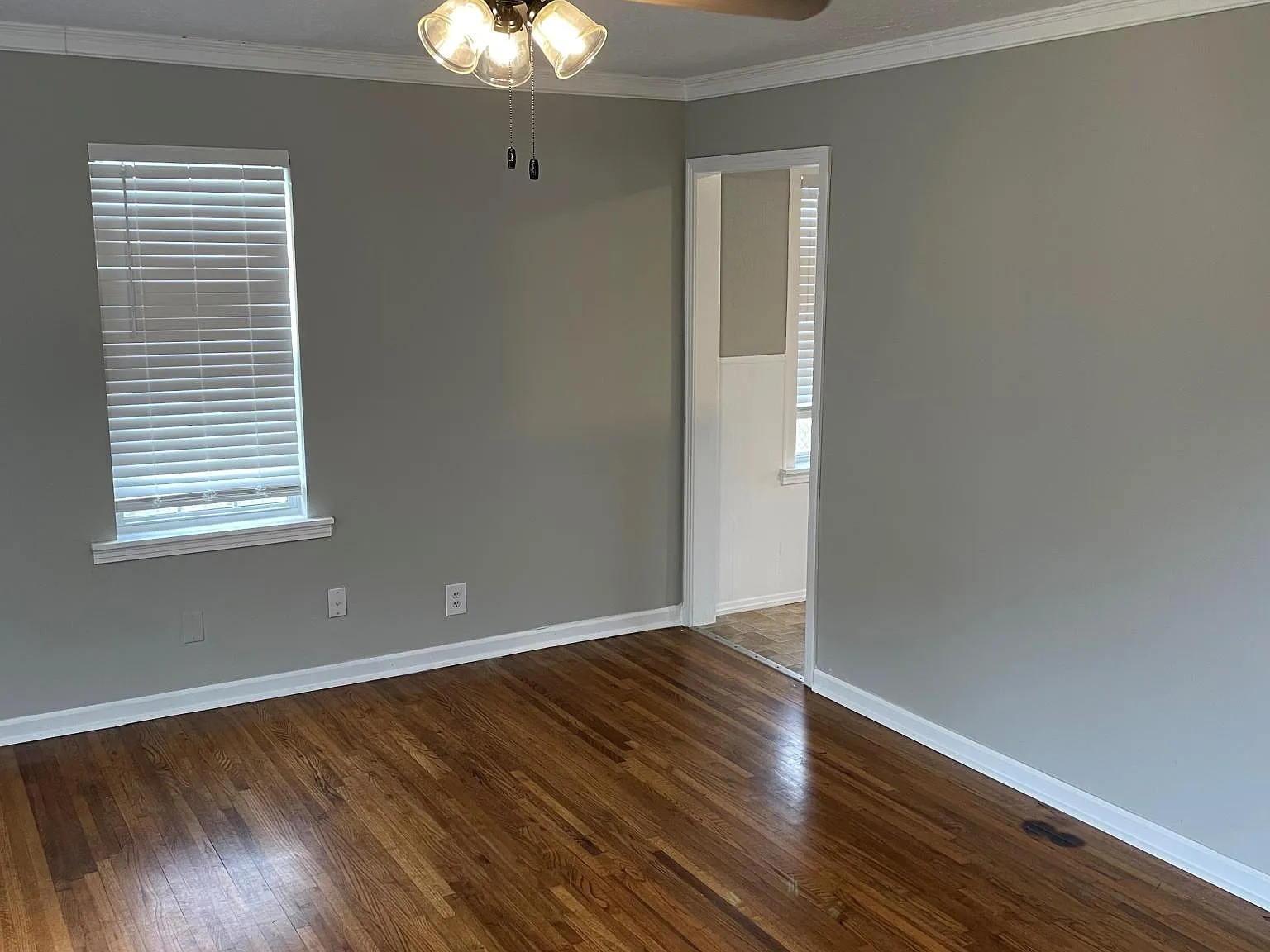 2 bed, 896 sqft, $1,100 — Photo 3