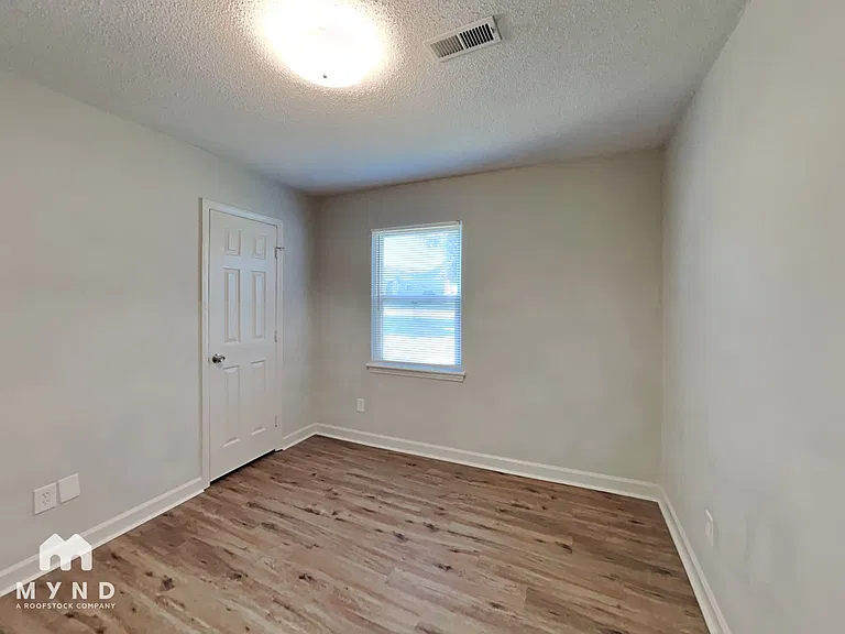 2241 Thornfield Rd — Photo 18