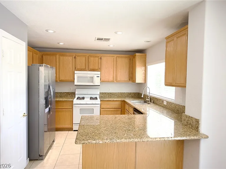 2412 Ember Mist Ct — Photo 5