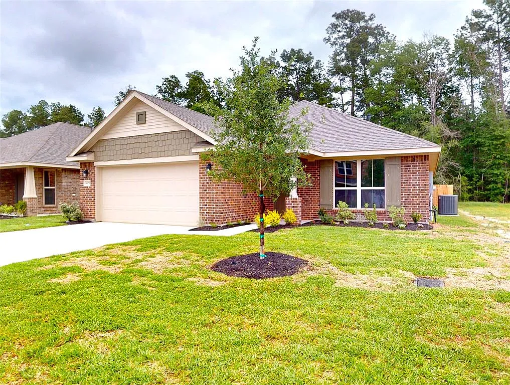 3 bed, 1911 sqft, $1,960 — Photo 2