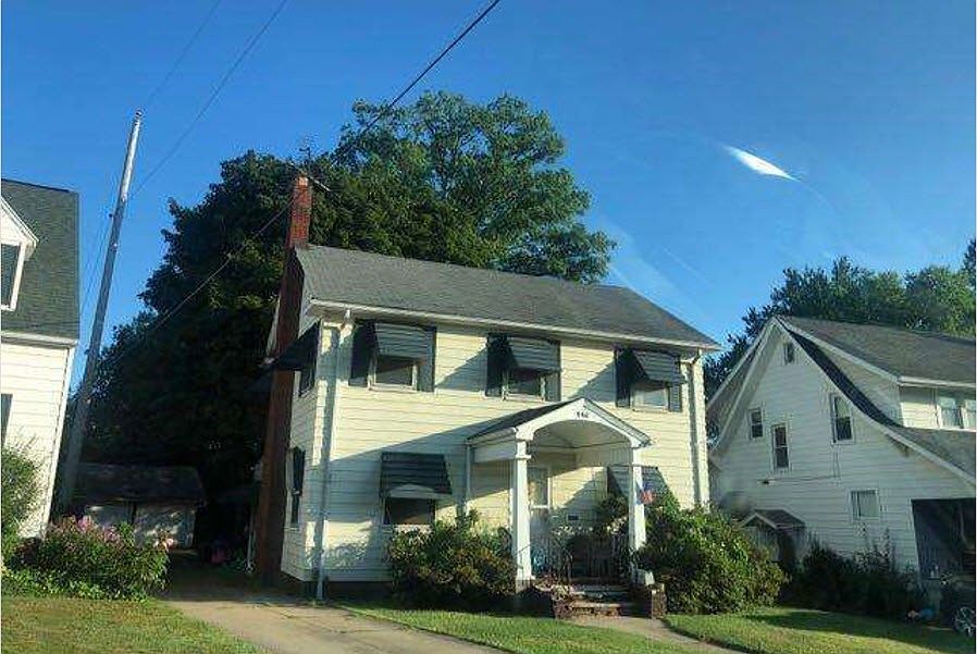 2nd image of 140 Mission Dr