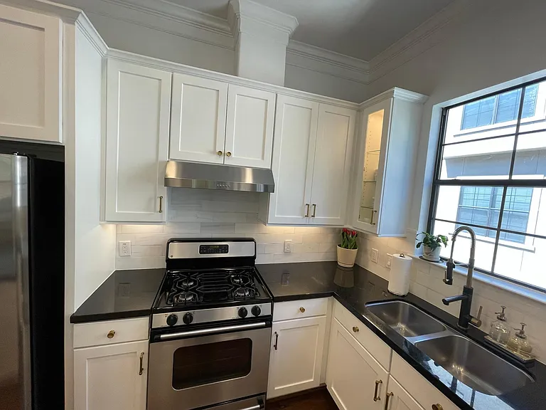 2210 Mid Ln #105 — Photo 8
