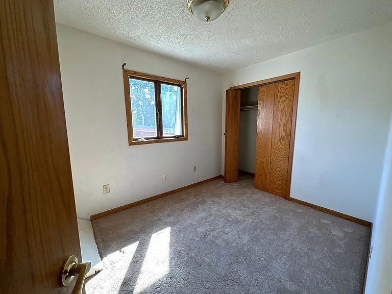315 17th St SE — Photo 8
