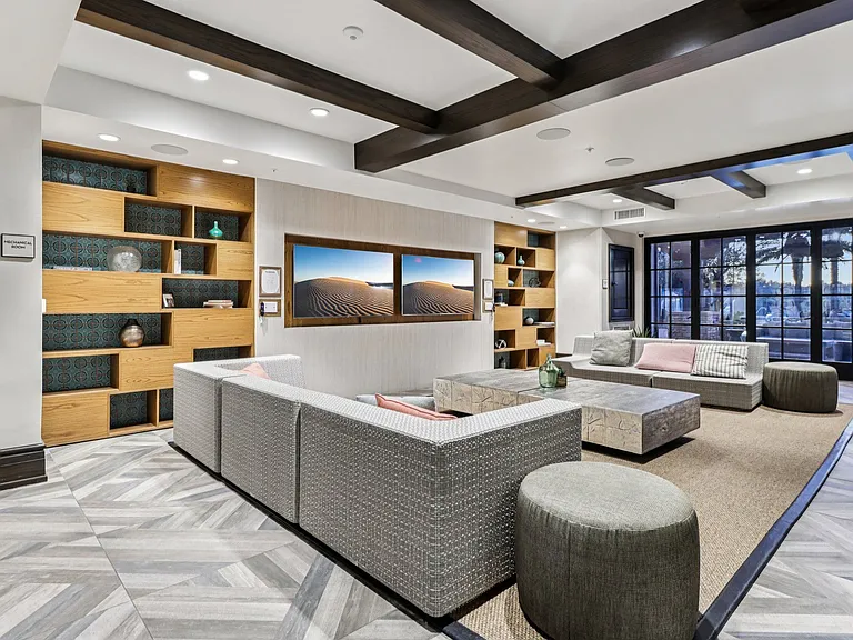 Marisol Apartments — Photo 31
