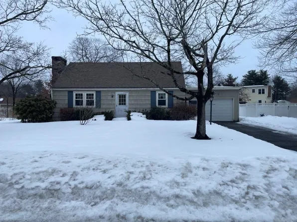63 Davis St, Turners Falls, MA 01376