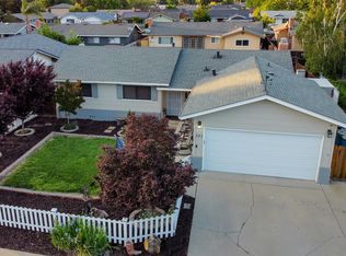 321 Earlham Dr, Turlock, CA