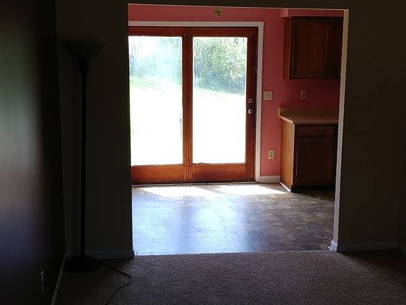 4th image of 211 Lewis Dr