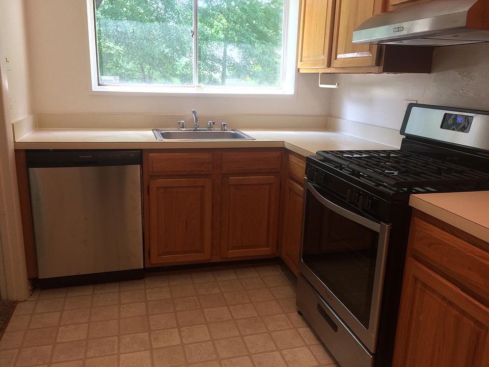 2nd image of 10630 Montrose Ave APT 2