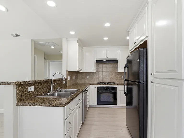 107 Kim Louise Dr #1 — Photo 10