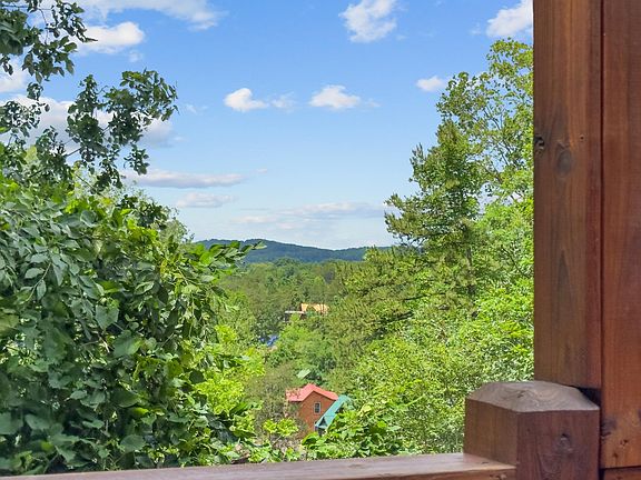 5th image of 430 Alpine Mountain Way