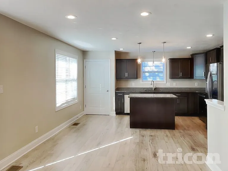 189 Bonnell Dr — Photo 4