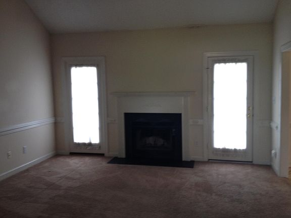 4th image of 724 Bayberry Ct