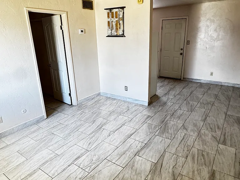 2159 S Maple Ave #1 — Photo 3