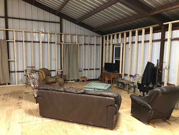 2nd image of 206 E Lipan Dr