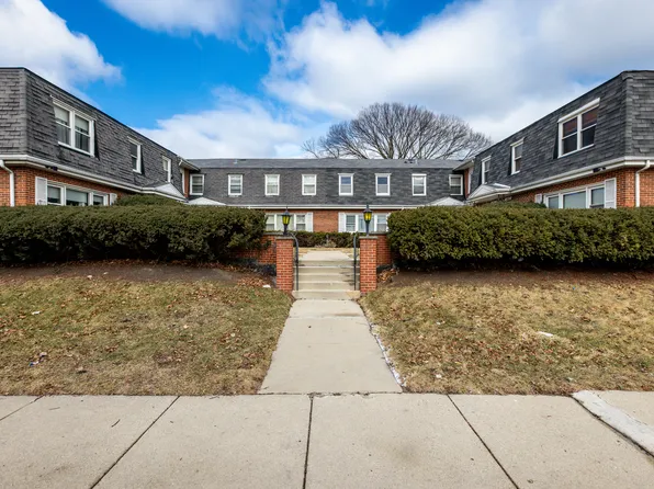 2612 W Pratt Blvd, Chicago, IL 60645