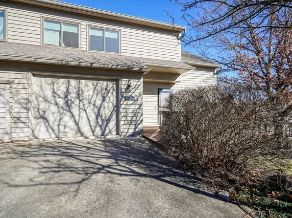 2063 E Waters Edge Dr, Bloomington, IN 47401