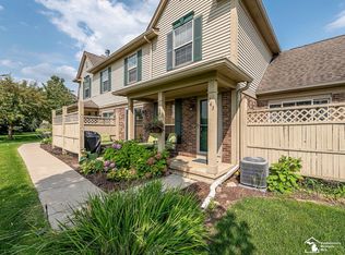 163 Commons Cir, Saline, MI 48176