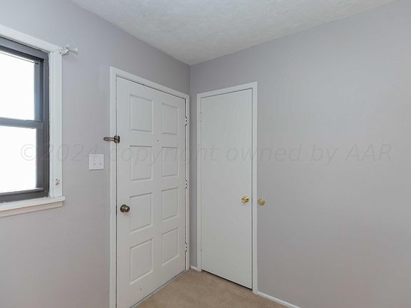 3rd image of 723 Cotter Dr