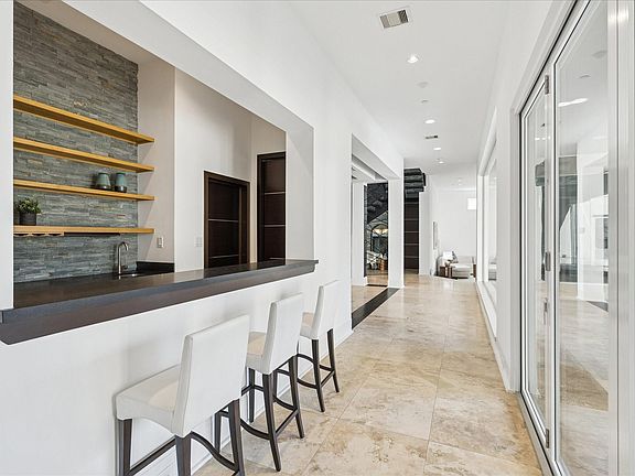 4th image of 243 Piney Point Rd