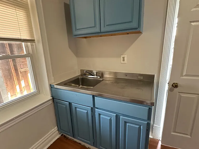 3150 W Cermak Rd #2R — Photo 6