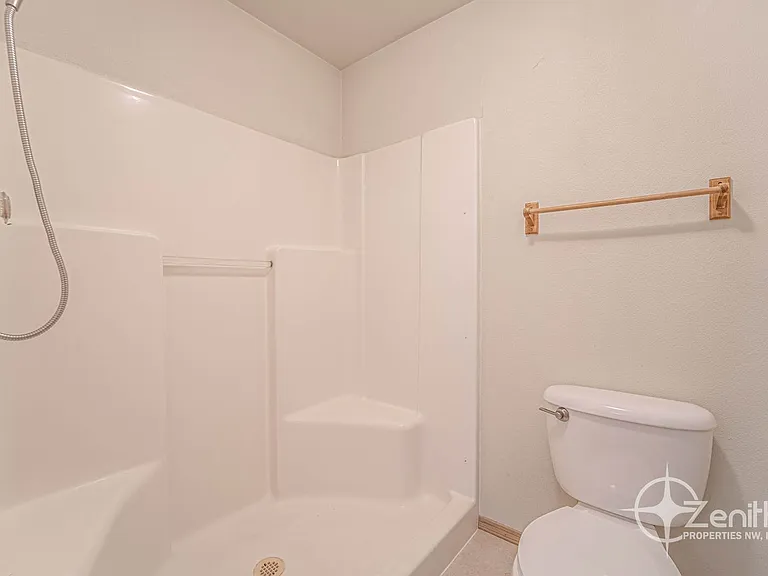 15501 NE 88th St — Photo 35
